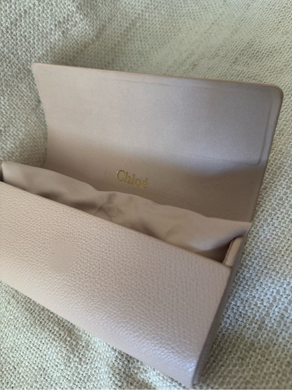 Chloé Sunglasses with Gradient Lenses - Picture 7 of 8